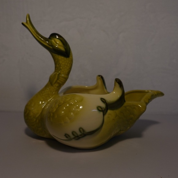 VTG Hull pottery green swan/duck ceramic planter. 60's 70's kitcsh whimsical‎ - Picture 1 of 14